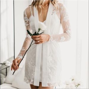 Le Rose Grace Pearl Beaded Robe